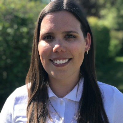 Portrait of Anaïs Dubois, spa and wellness groomer